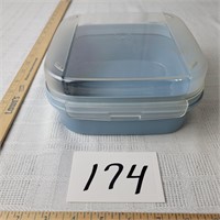 Tupperware Sandwich Holder with Lid