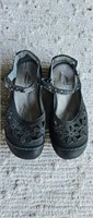 E5) Women's JBU memory foam 7M shoe ,Sandals in