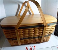 1999 Collector Club Family Picnic Basket, wood lid