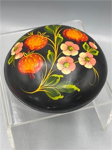 Painted Russian wooden lidded box