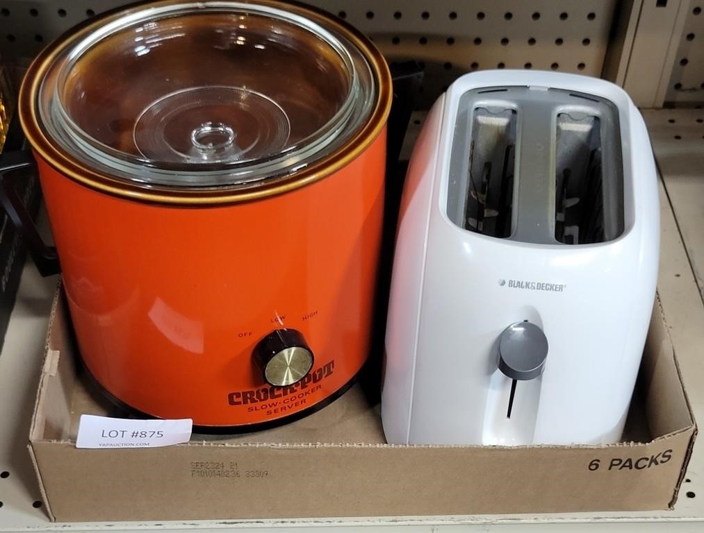 KITCHEN APPLIANCES---CROCKPOT & TOASTER