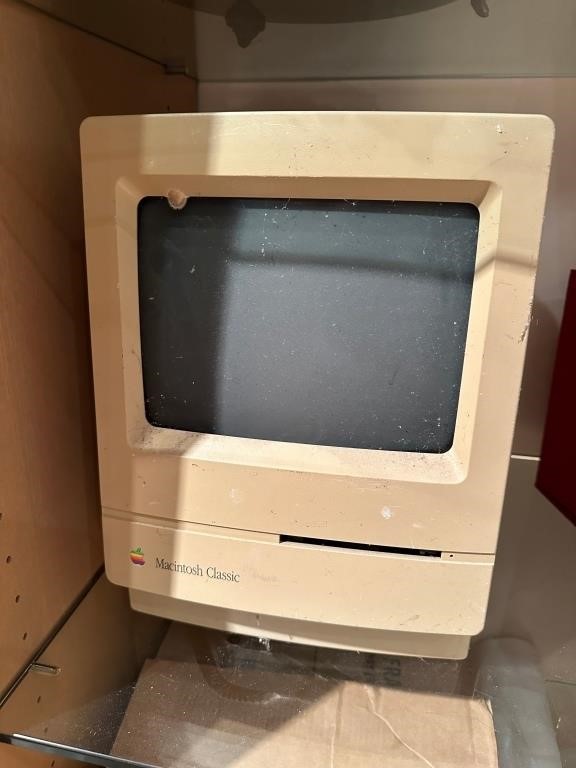 Apple Macintosh Classic Computer