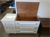 HEIRLOOM PAINTED CEDAR LINED BLANKET BOX W/DRAWERS