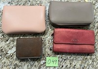 K - LOT OF CLUTCHES & ZIP POUCHES (O49)