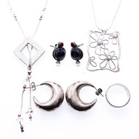 Grouping 5 Sterling Silver Jewellery