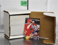 1994-95 Leaf hockey cards
