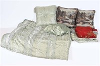 Linens- Comforter, Pillows, Blankets