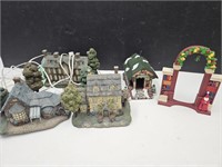 Hawthorn Villahe House & DEPT 56 Decor