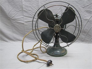 Antique (1940's) General Electric Working Desk Fan
