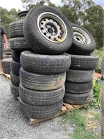 PALLET OF FORD RIMS 14 & 15 INCH (23 TOTAL)