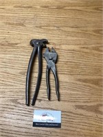 Vintage wire twister / nail puller fence pliers