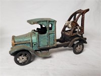 CAST IRON TOW TRUCK TOY