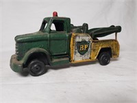 CAST IRON BP TOW TRUCK TOY