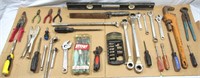 33PC TOOL LOT WRENCHES*SCREWDRIVERS*PLIERS*SOCKETS