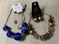 LOT OF NECKLACES / PENDANT