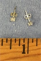 Pair of stud earrings with cubic zirconia
