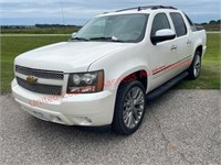 2000 Chevy Avalanche 4dr Pickup