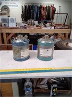 2 mobile oil cans