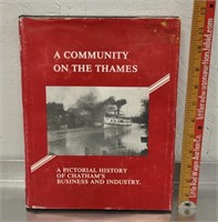 Book: A Comunity on the Thames, John Rhodes