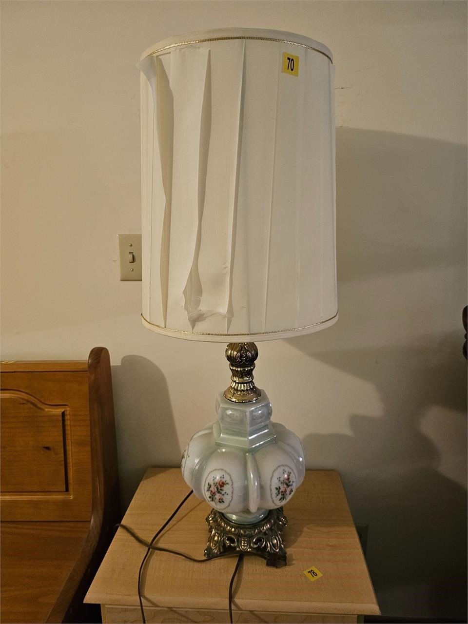 Globe table lamp
