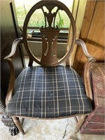 ANTIQUE SIDE CHAIR