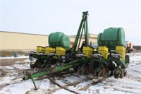 12-row John Deere 7200 Max Emerge 2 30" row