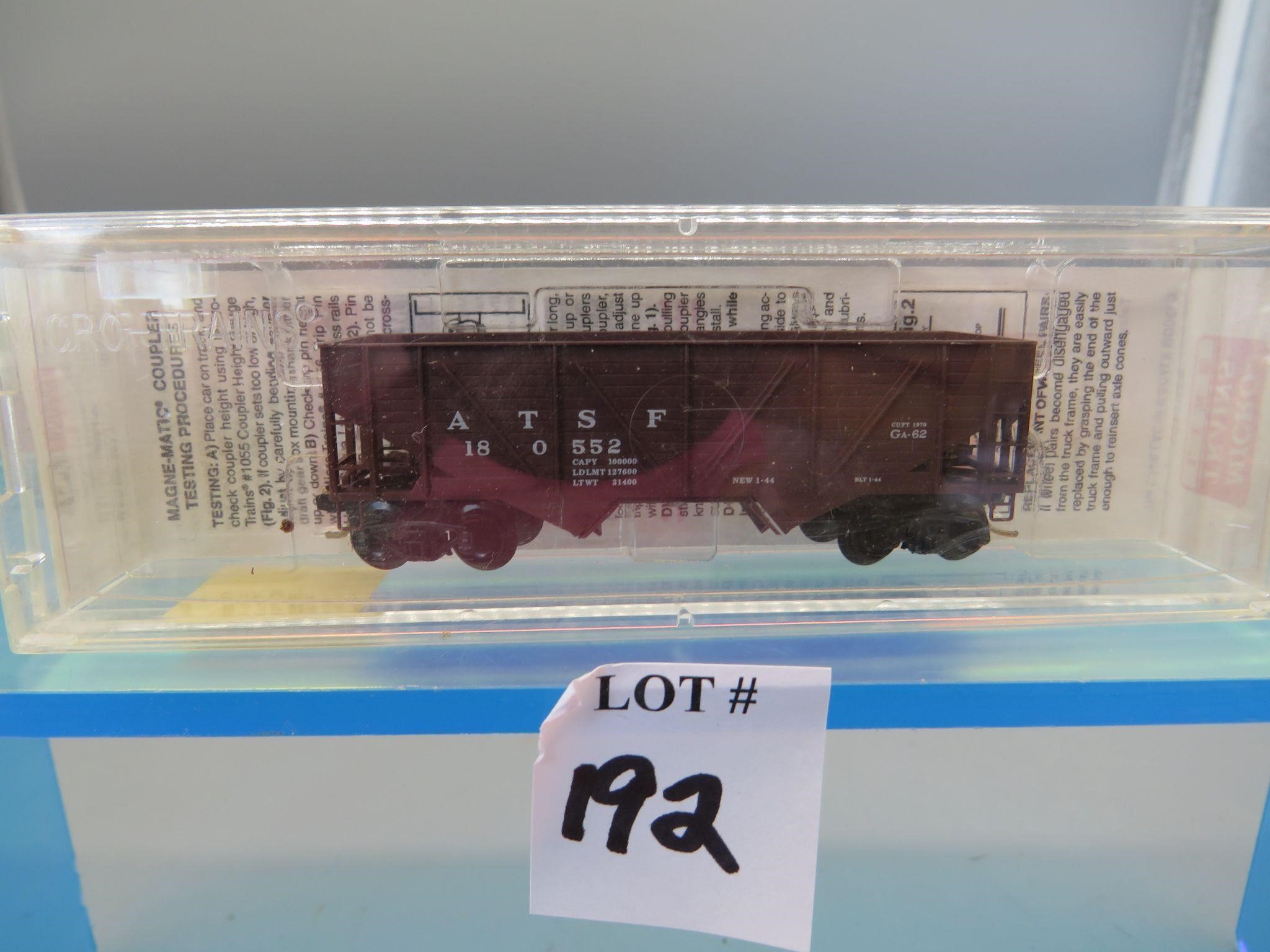 N Micro Trains Hopper ATSF 57010