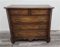 Tomlinson Furniture dresser, five drawers with