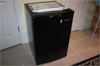 Black and decker dorm refrigerator