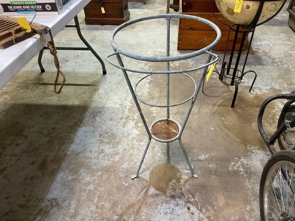 Metal Plant Stand