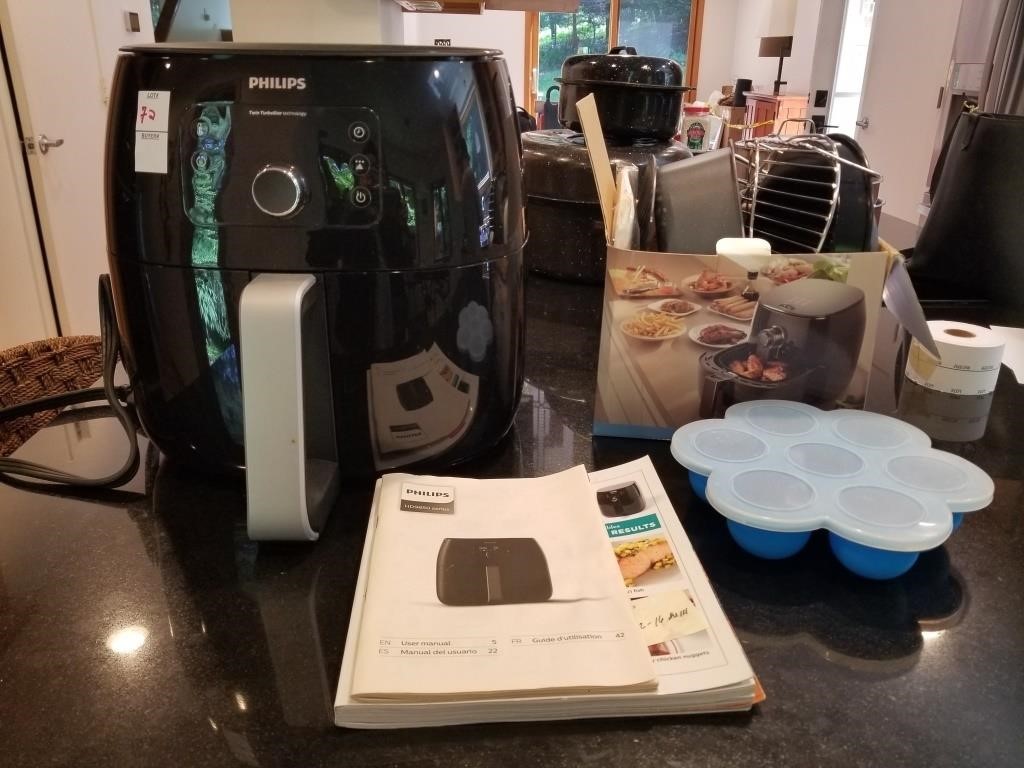 Philips twin Turbostar air fryer with cookbook,