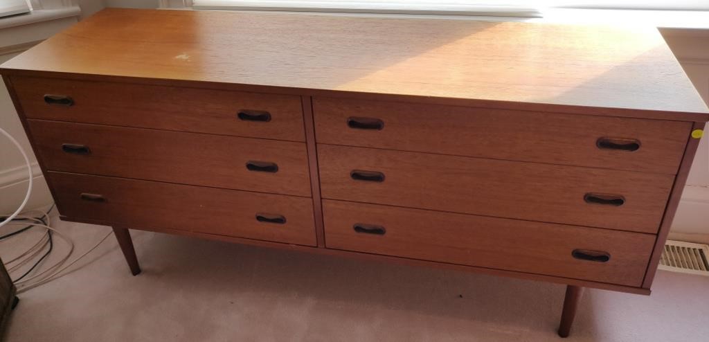 Vintage 6 Drawer Dresser