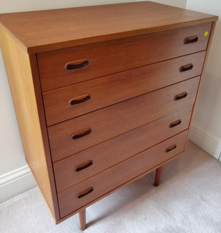 Vintage 5 Drawer Dresser