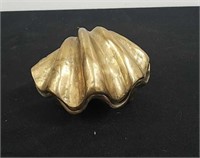 Hinged brass clamshell decor