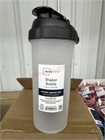 New in box Set of 4 mainstays 32 oz shaker