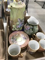 Green/brown flower pitcher
