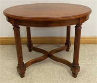NICE OVAL ACCENT TABLE