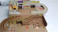 1979 Hot Wheels Construction Site Fold Up Playset