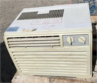 Diplomat Window Air Conditioner (untested) *LYR