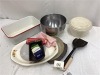 Assorted Kitchen Items