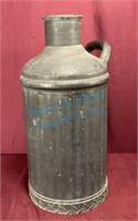 Antique 5 gallon gas can no lid