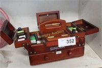 SINGER SEWING BOX WITH ACCESSORIES