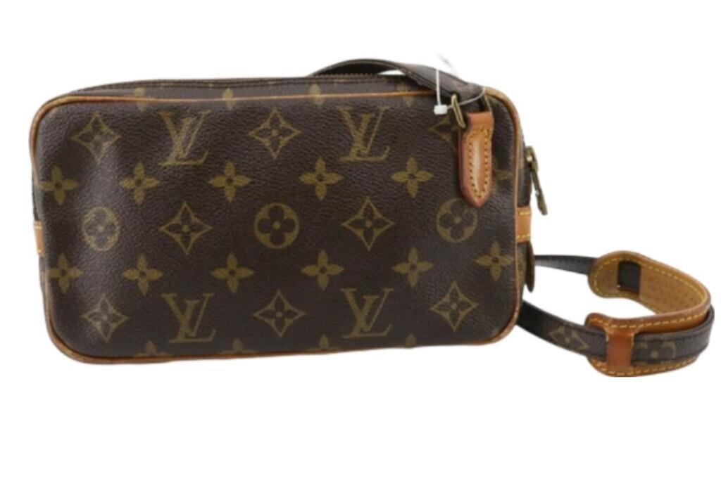 Louis Vuitton Monogram Pochette Shoulder Bag