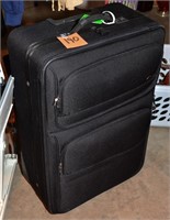 New large Samsonite black suitcase
