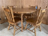 Oak Drop Leaf Kitchen Table w/2 leaves & 4 chairs