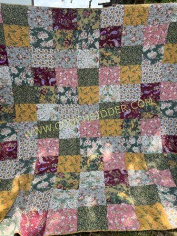 Beautiful floral patch quilt