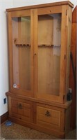 Maple 12 Gun Cabinet w/Key 40wx9dx75"j