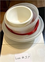 8 Various Size Plastic Mixing Bowls