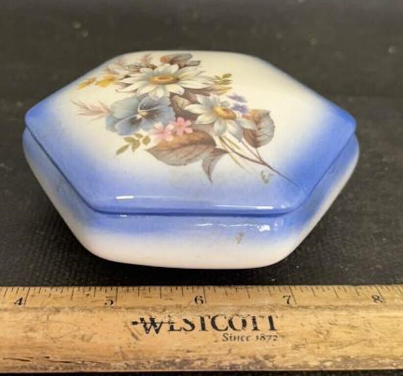 CERAMIC TRINKET BOX