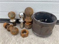 Lot: ball hitches